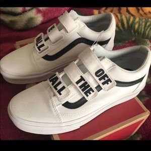 Velcro Vans Men’s size 7 or Women’s size 8.5